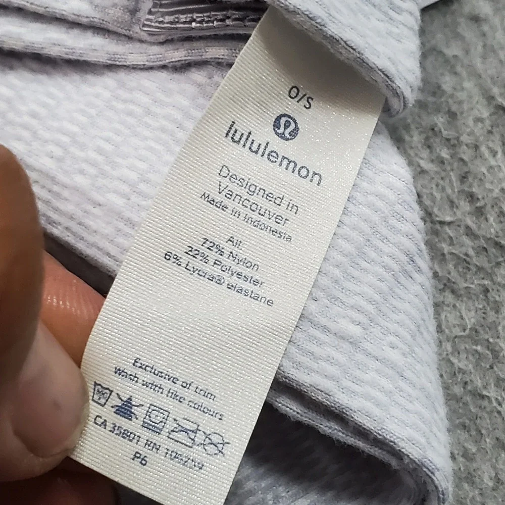 Lululemon Women Scarf O/S Light Gray Nylon Polyester Activewear Snap Logo